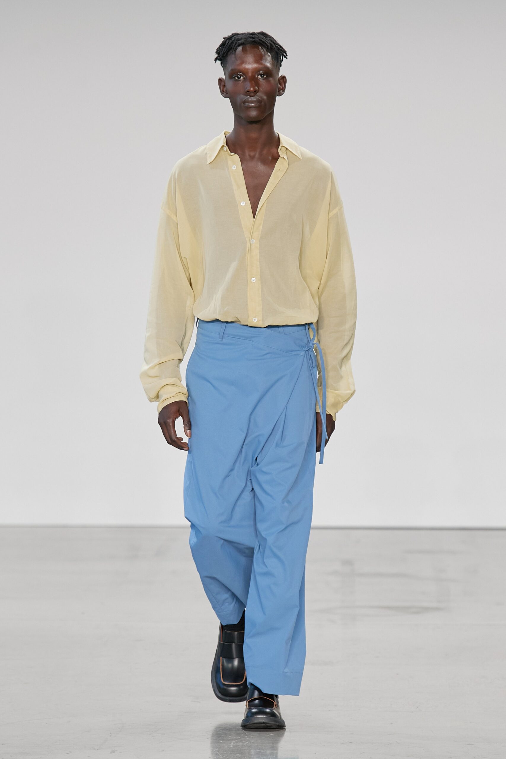 Deveaux S/S 23 Look 24