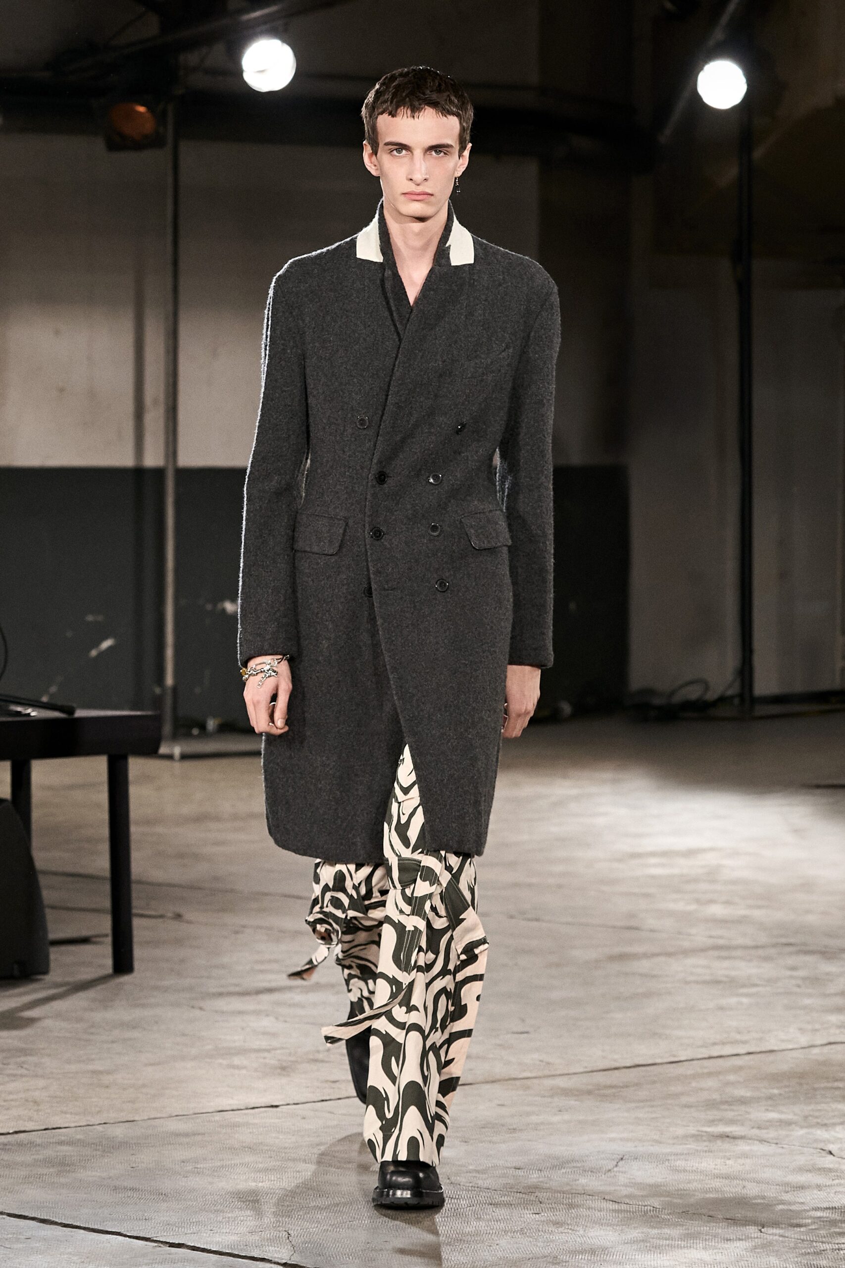 Dries Van Noten F/W 23 Menswear Look 25