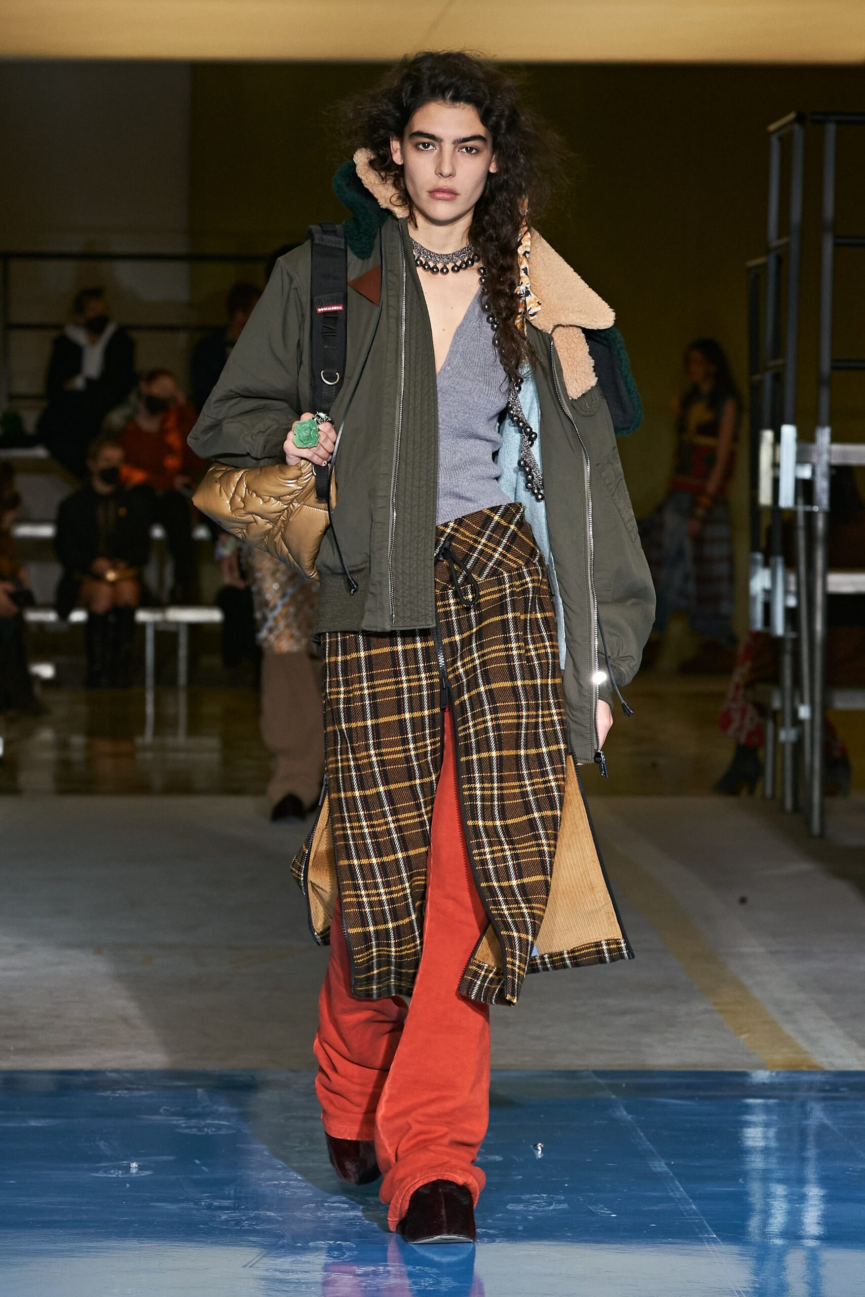 Dsquared2 F/W 22 Look 25