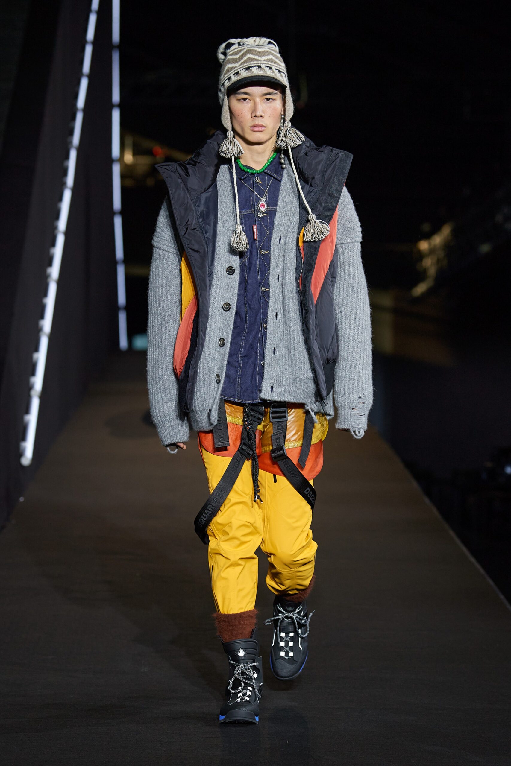 Dsquared2 F/W 22 Menswear Look 26
