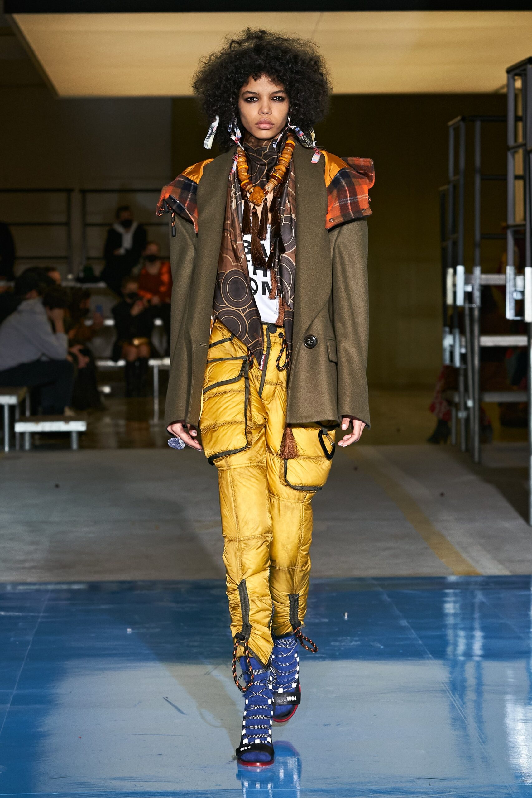 Dsquared2 F/W 22 Look 27