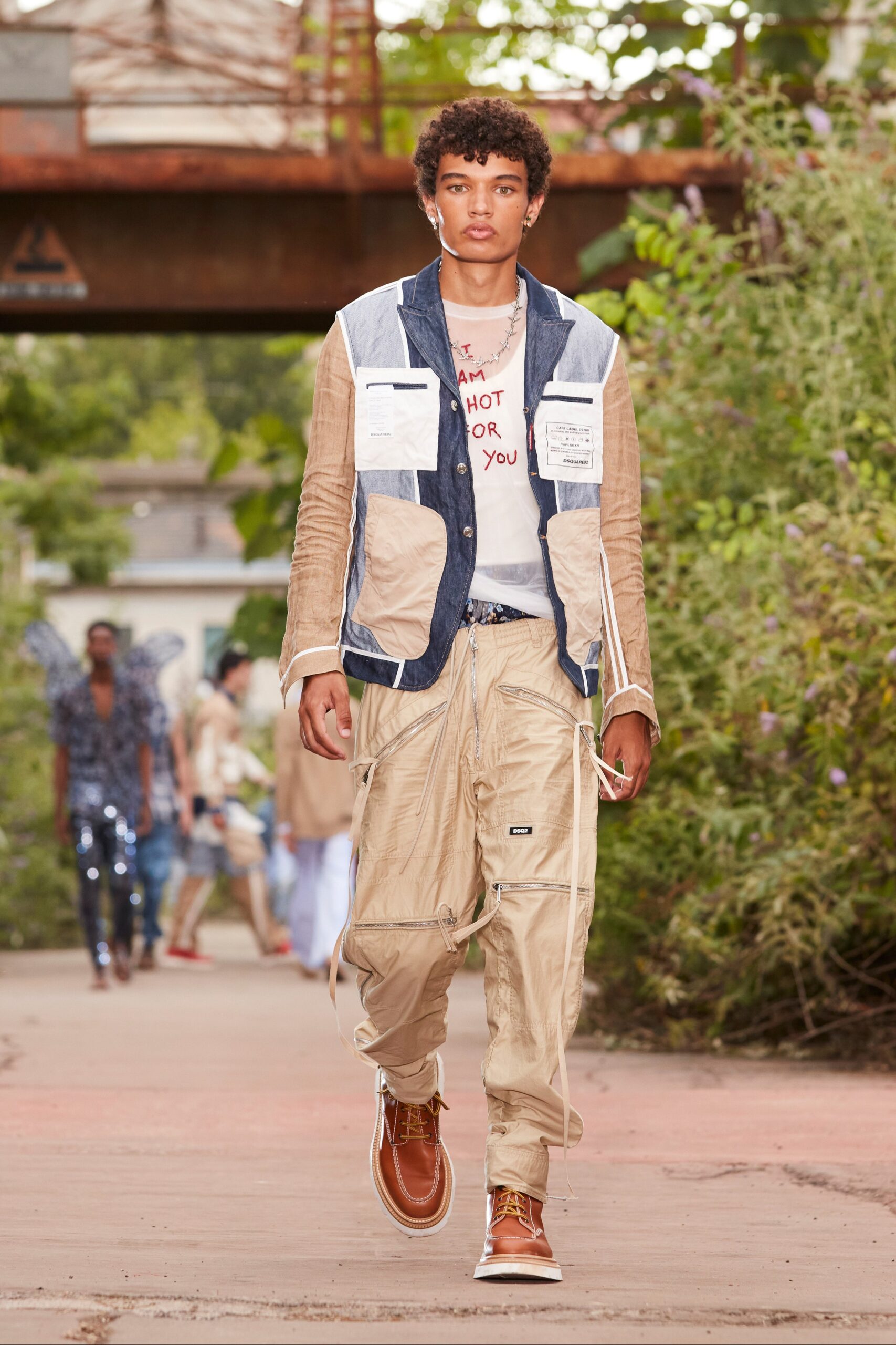 Dsquared2 S/S 22 Menswear Look 31
