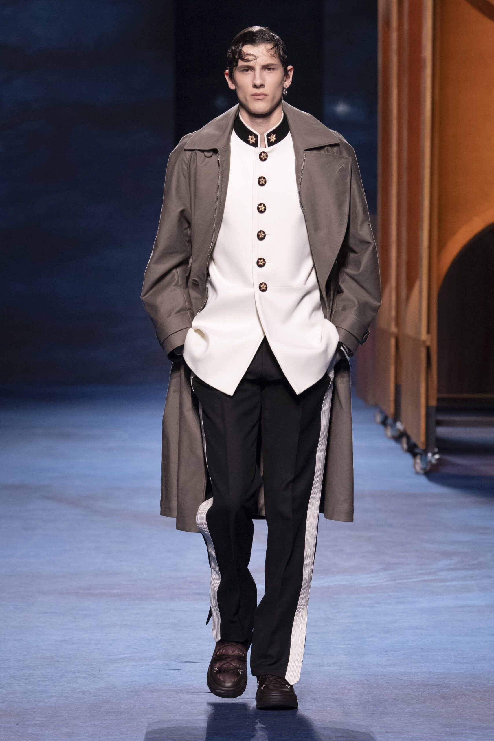 Dior Men F/W 21 Menswear Look 32