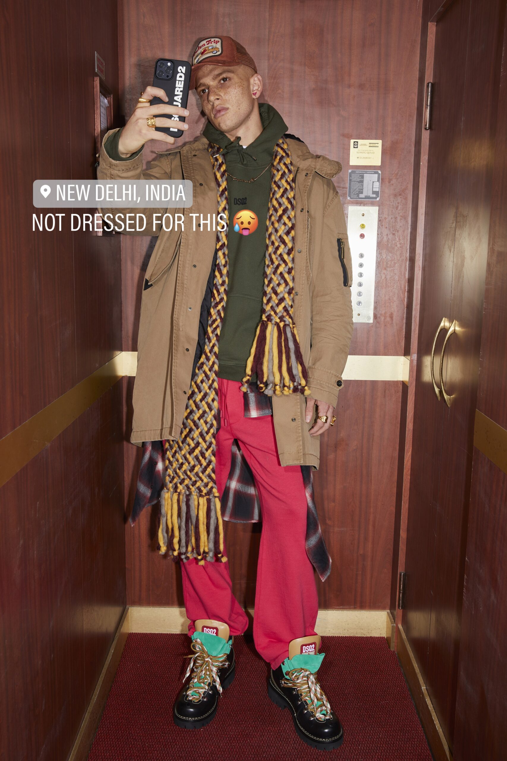 Dsquared2 F/W 22 Look 32