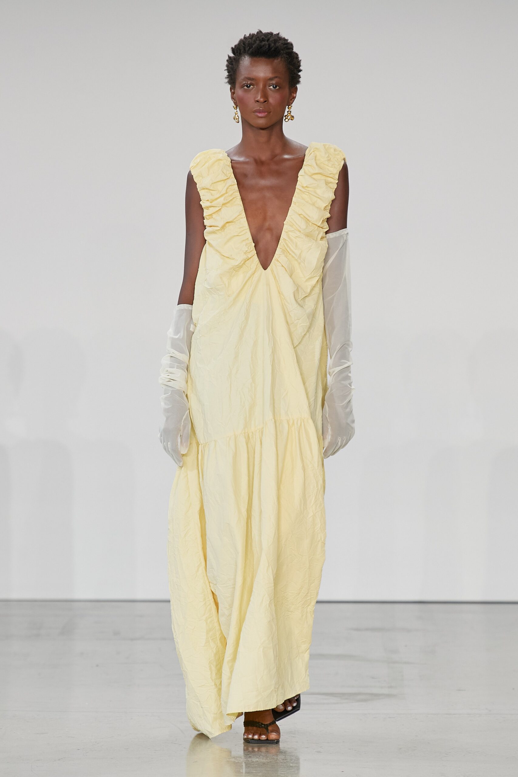 Deveaux S/S 23 Look 33