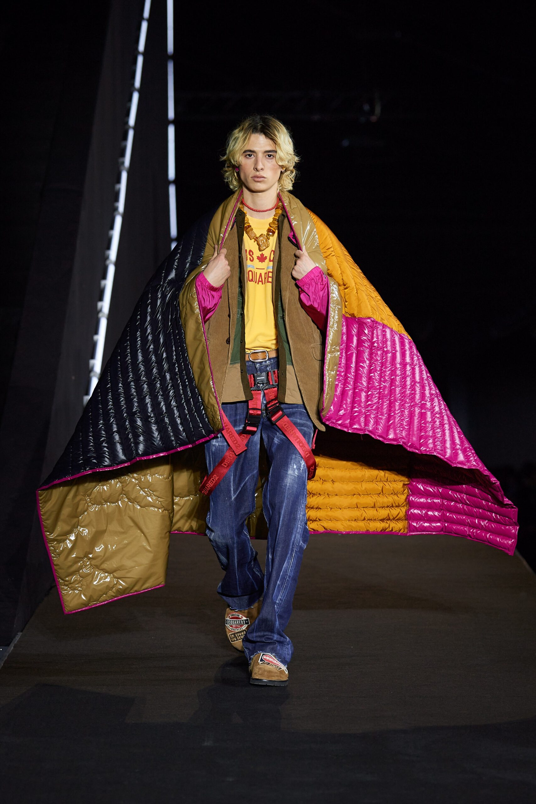 Dsquared2 F/W 22 Menswear Look 34