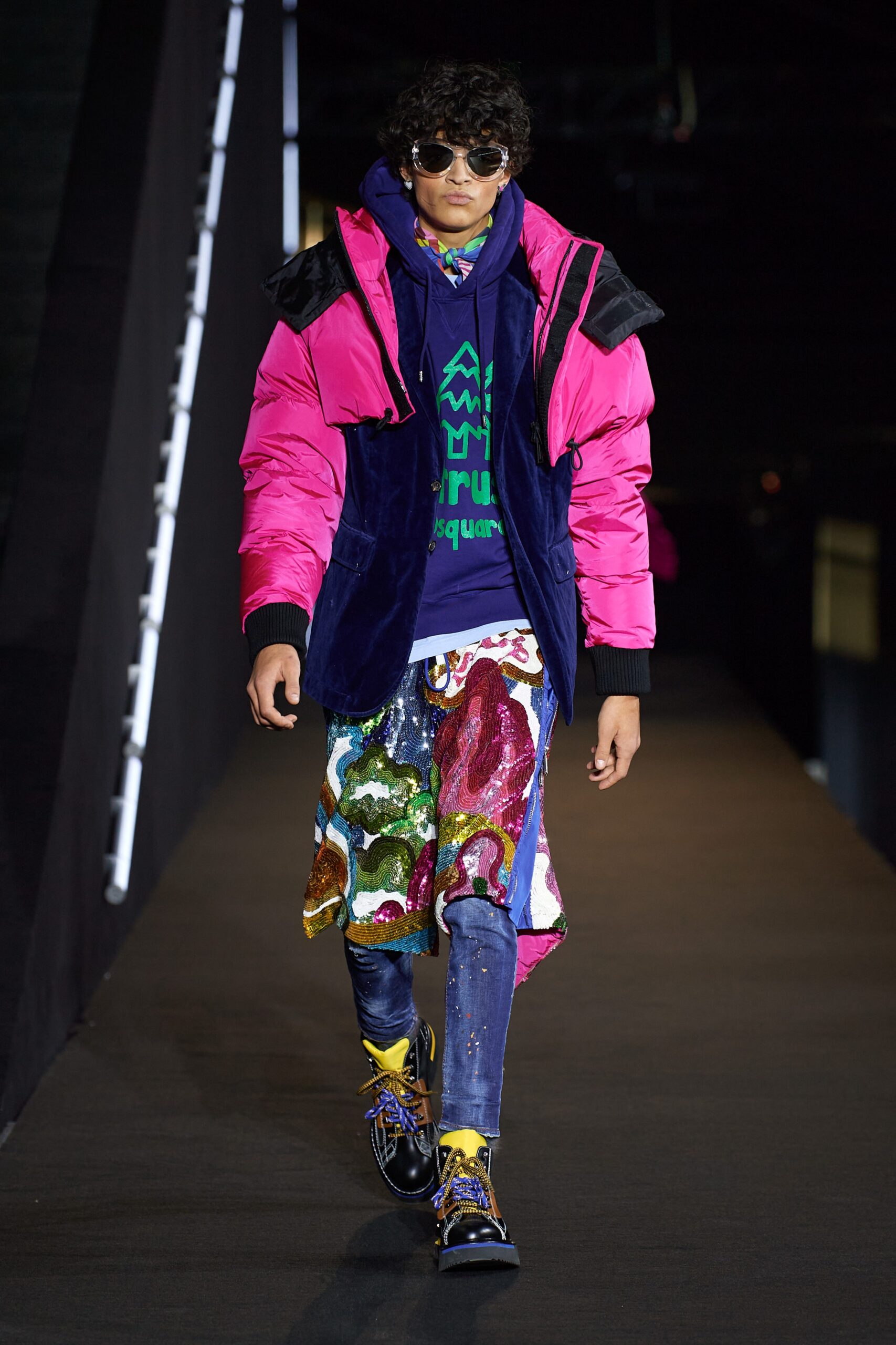 Dsquared2 F/W 22 Menswear Look 35