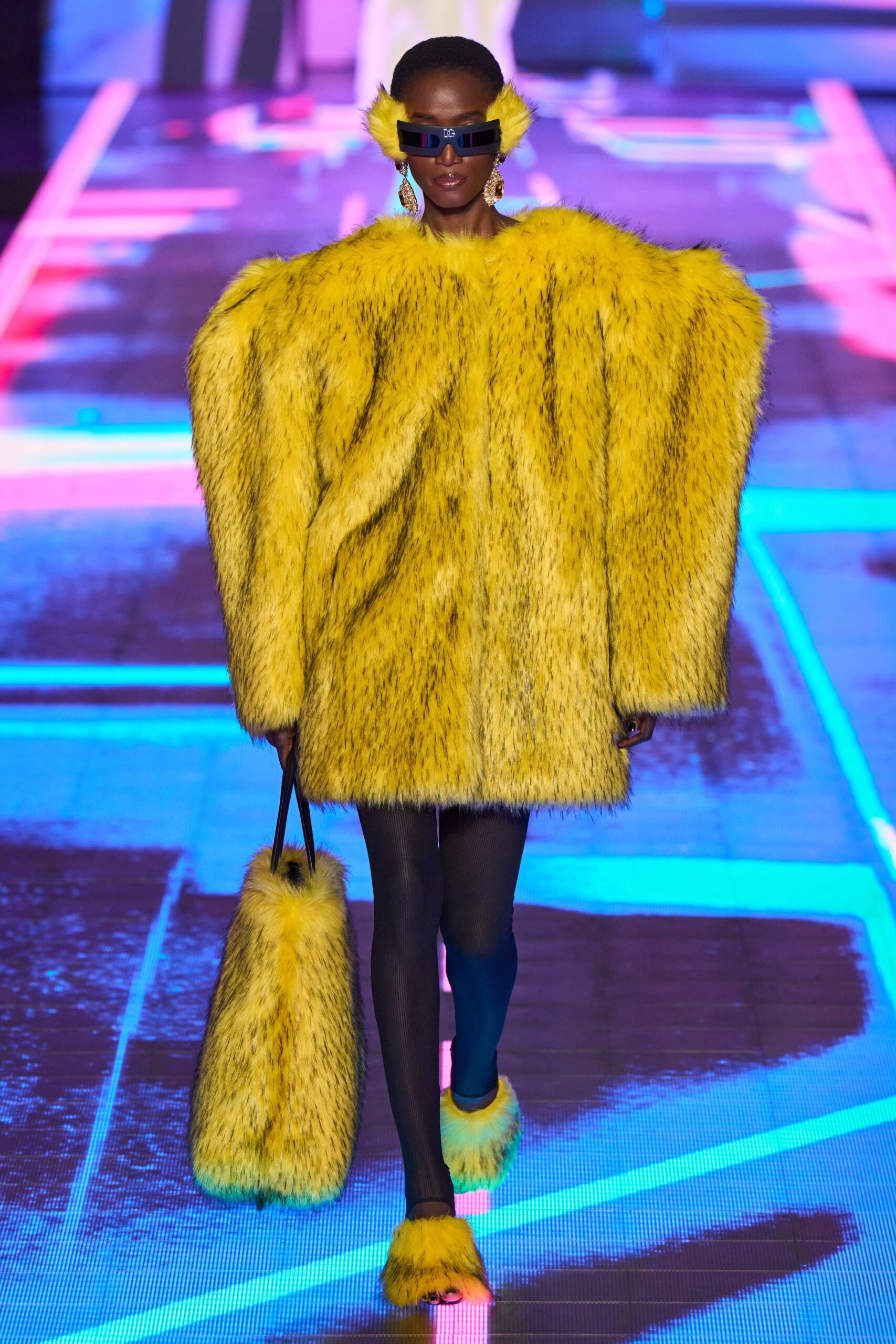 Dolce & Gabbana F/W 22 Look 35