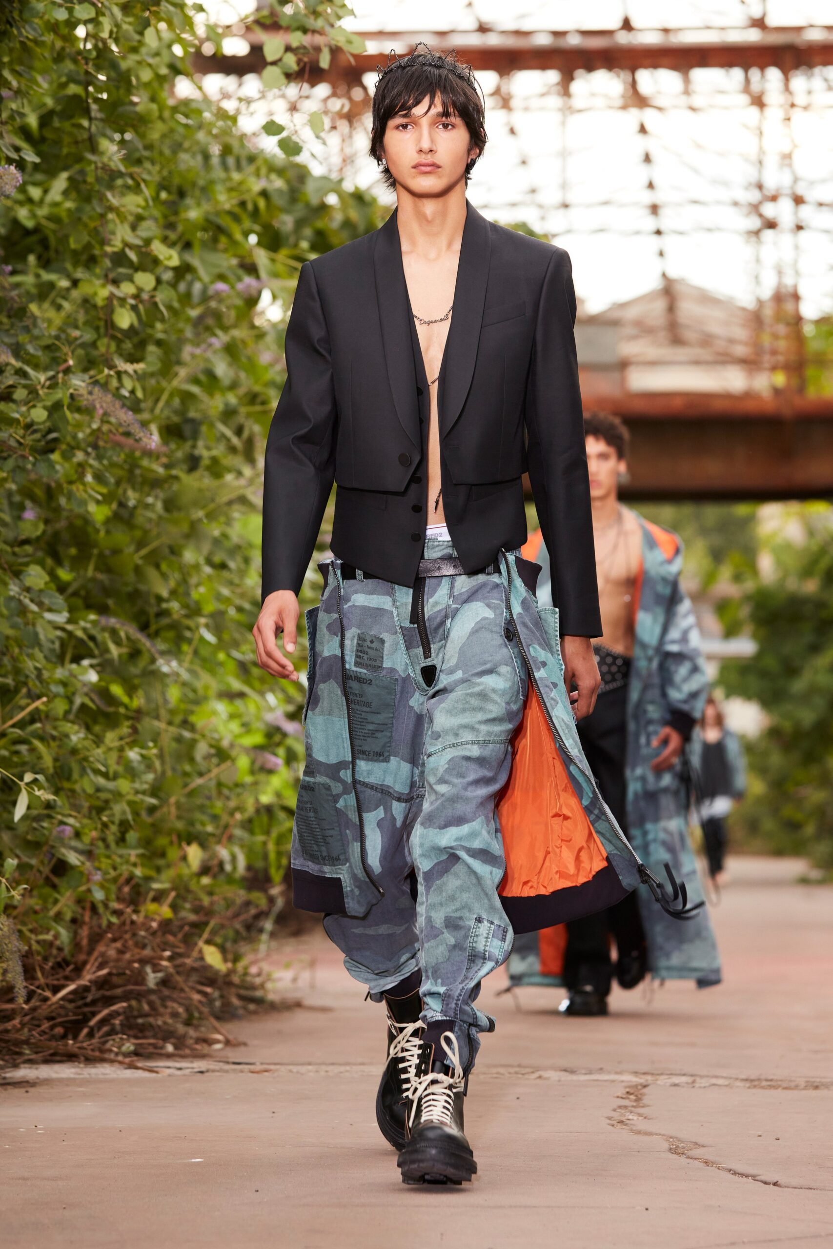 Dsquared2 S/S 22 Menswear Look 36