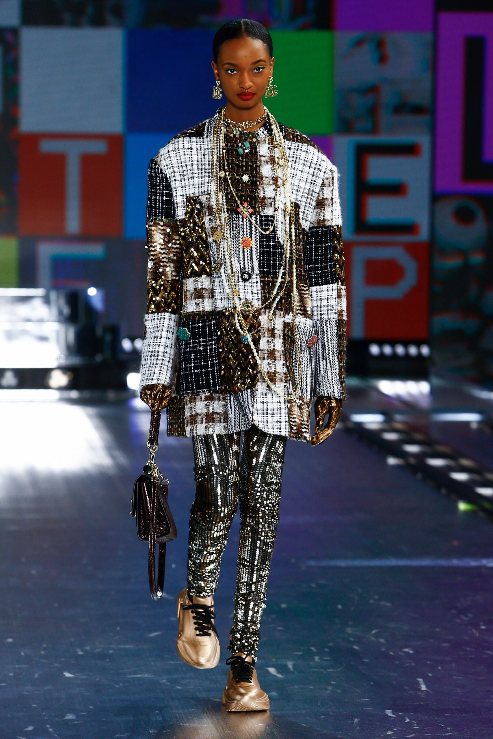Dolce & Gabbana F/W 21 Look 35