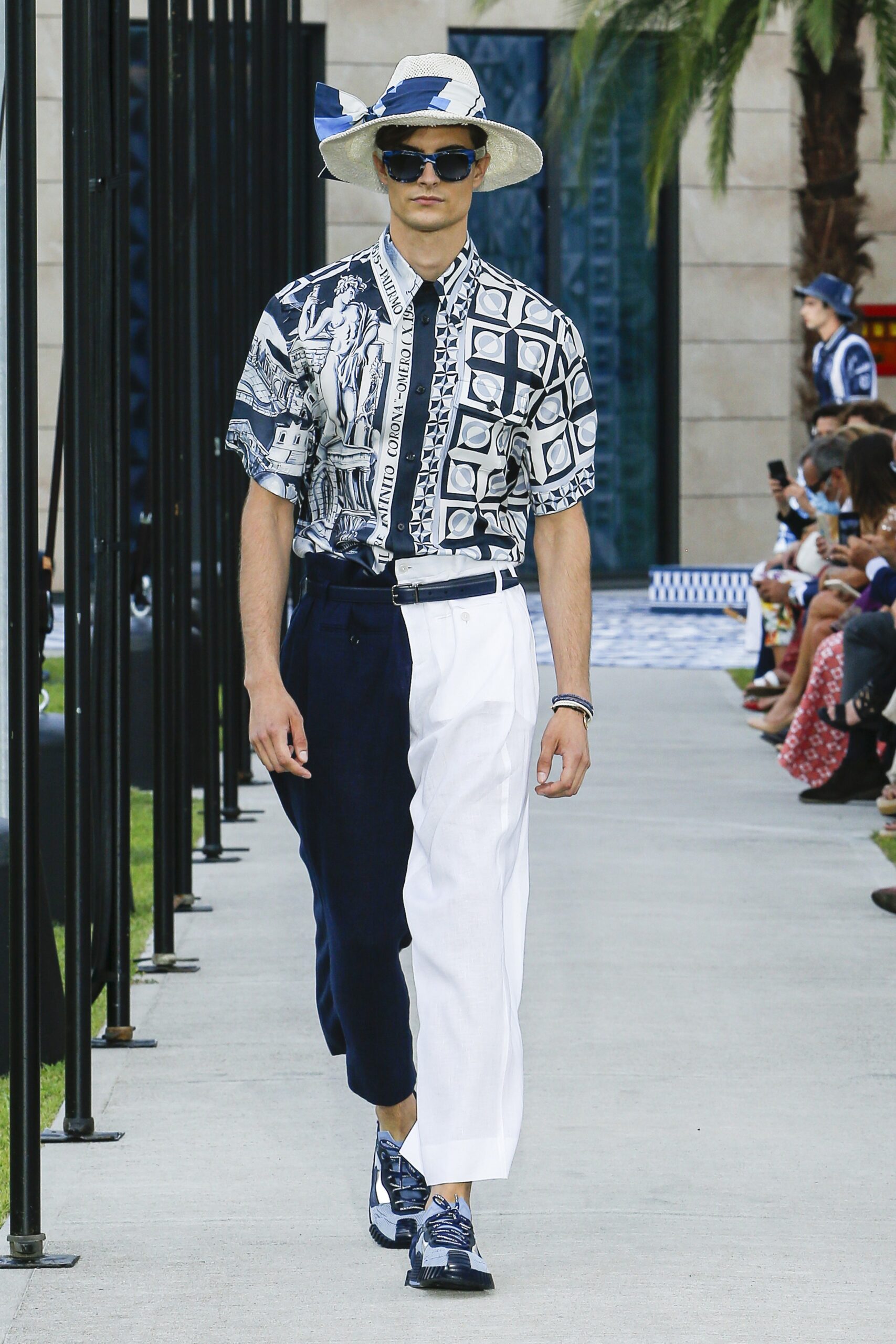 Dolce & Gabbana S/S 21 Menswear Look 37