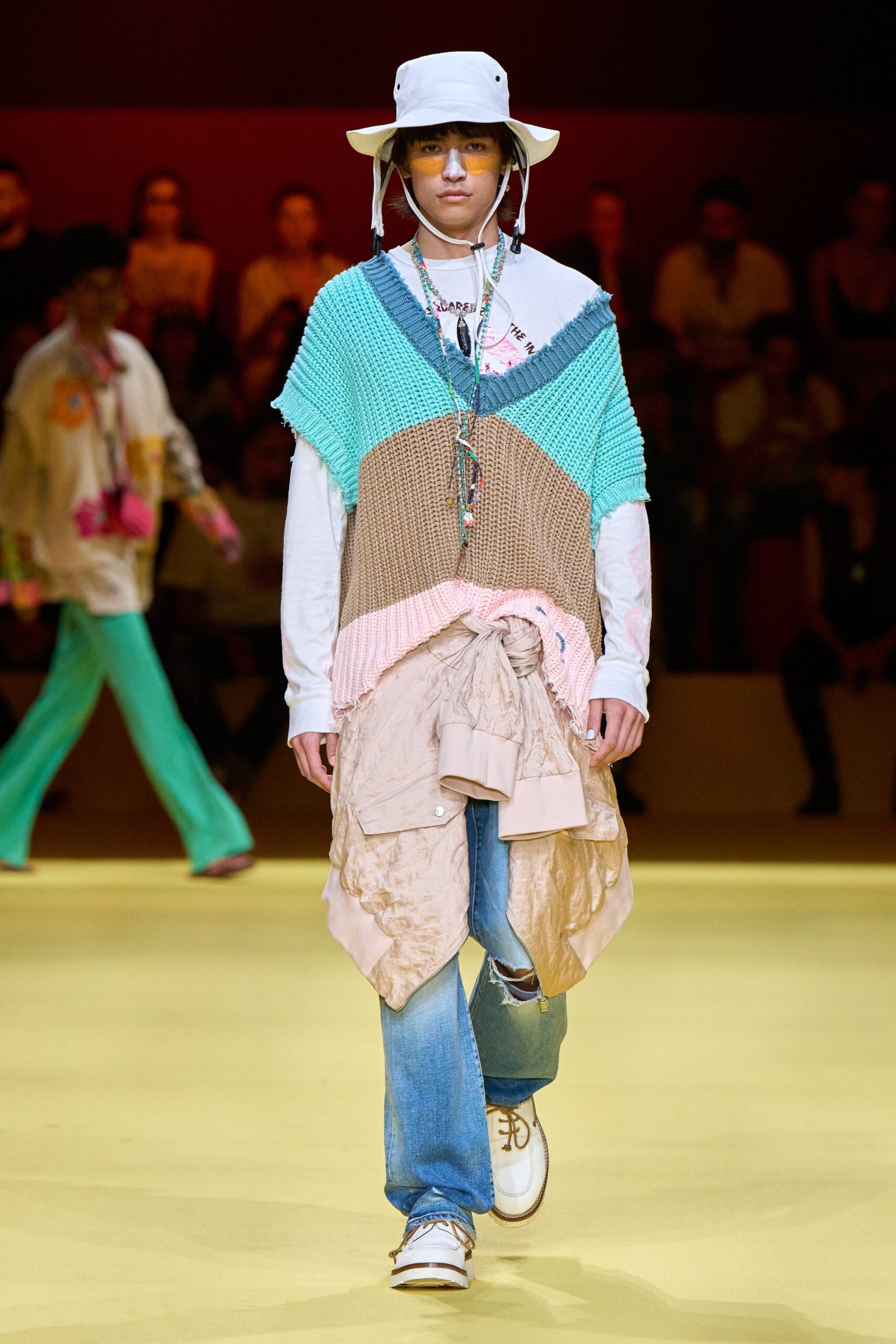 Dsquared2 S/S 23 Menswear Look 38