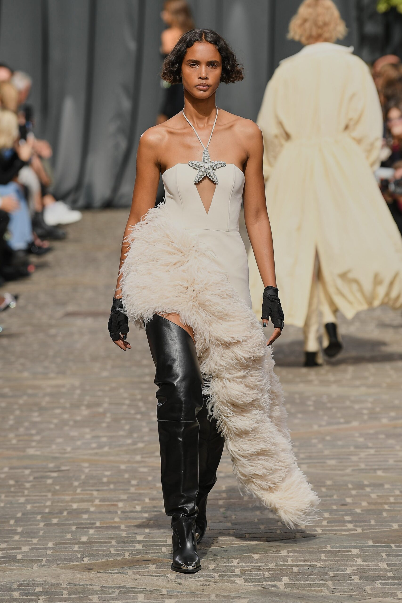 David Koma S/S 23 Look 138