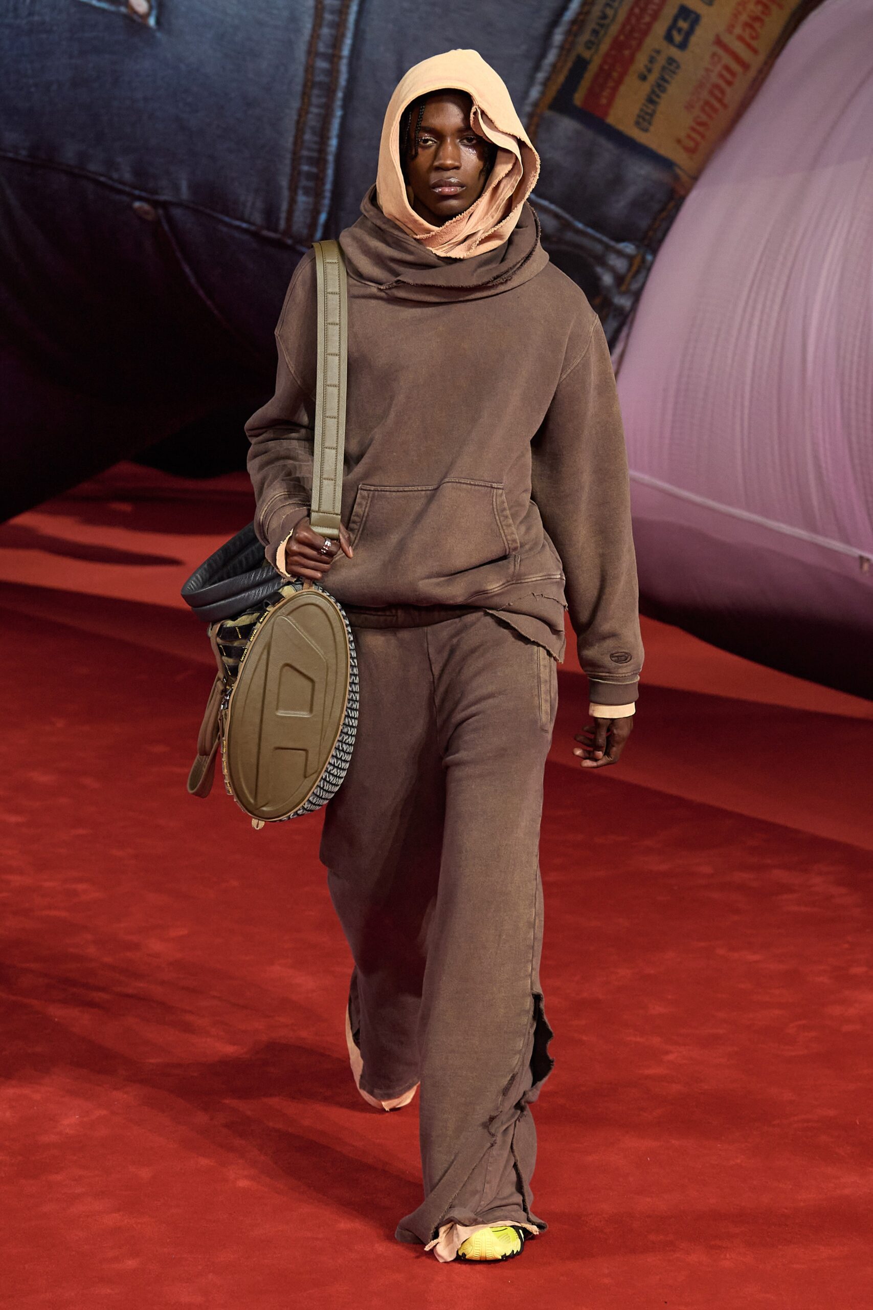 Diesel F/W 22 Look 39