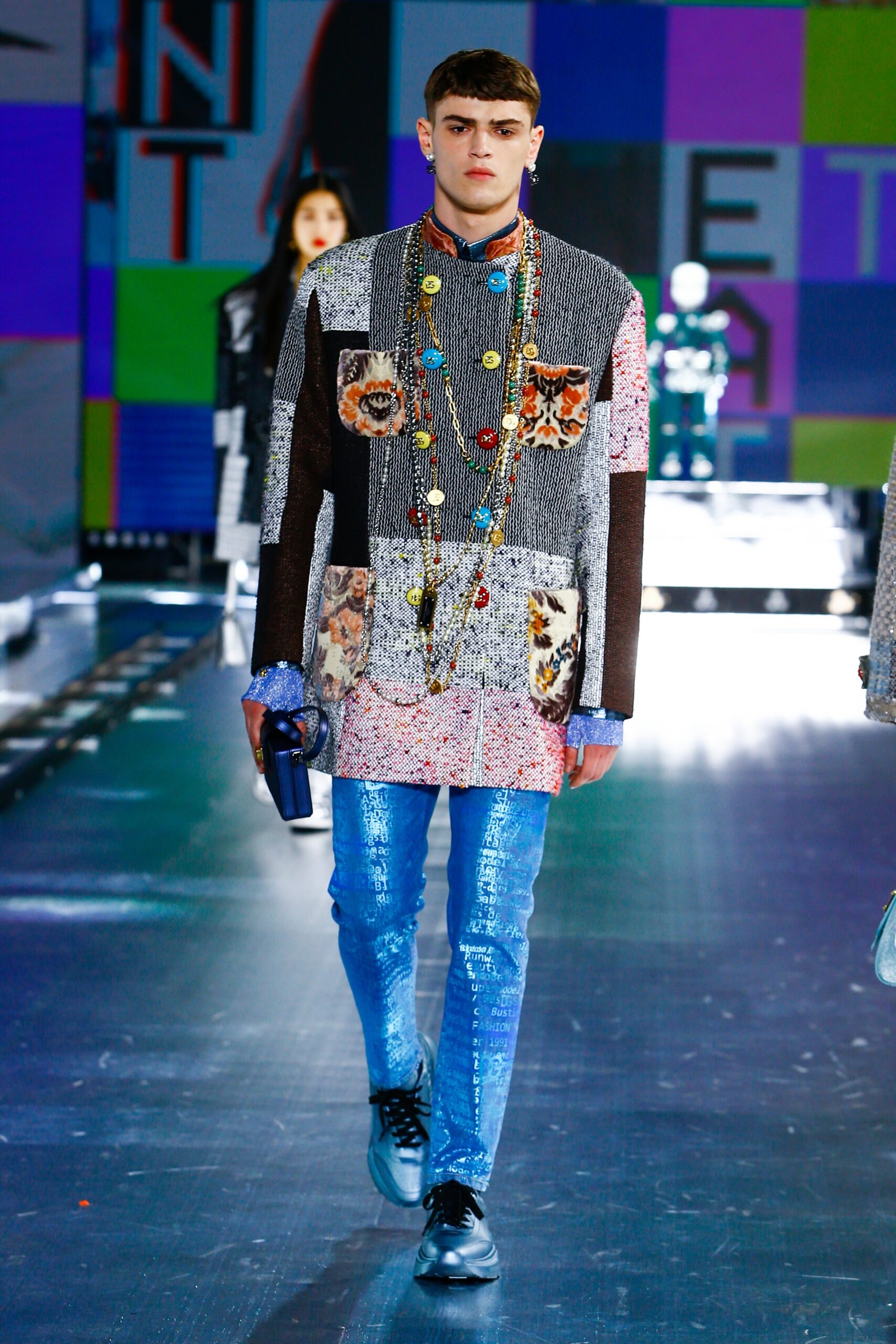 Dolce & Gabbana F/W 21 Look 38