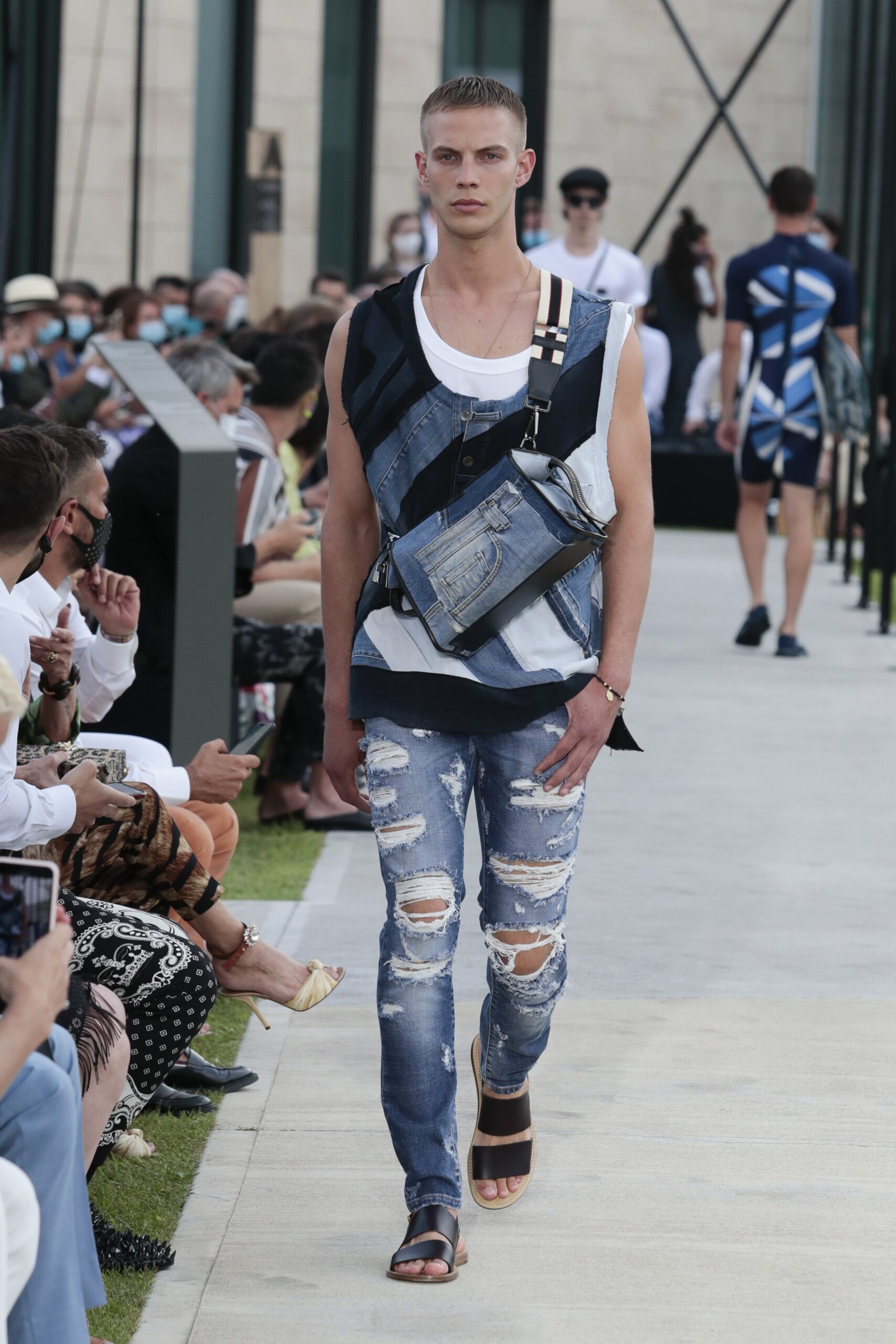 Dolce & Gabbana S/S 21 Menswear Look 44
