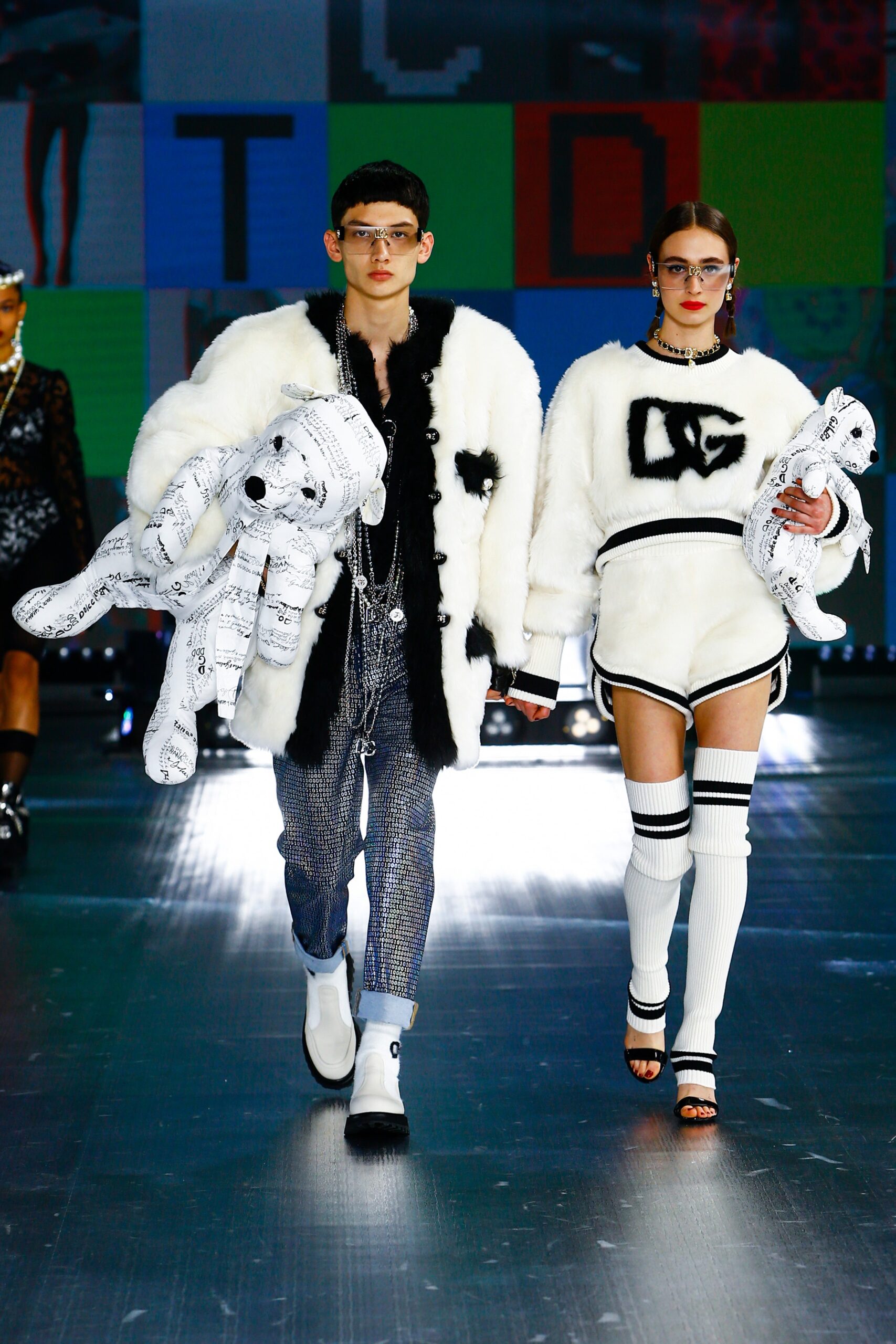 Dolce & Gabbana F/W 21 Look 43