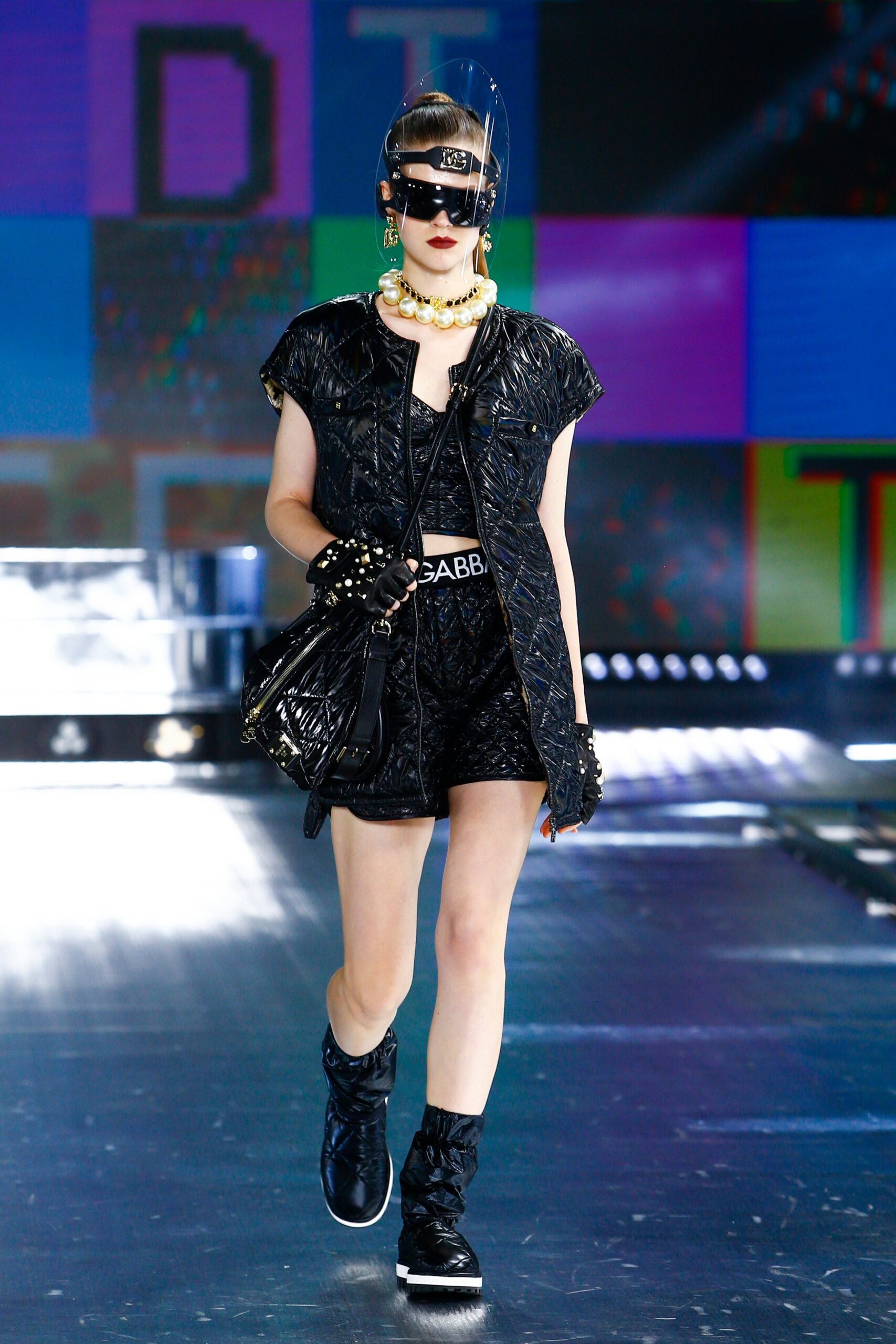Dolce & Gabbana F/W 21 Look 59
