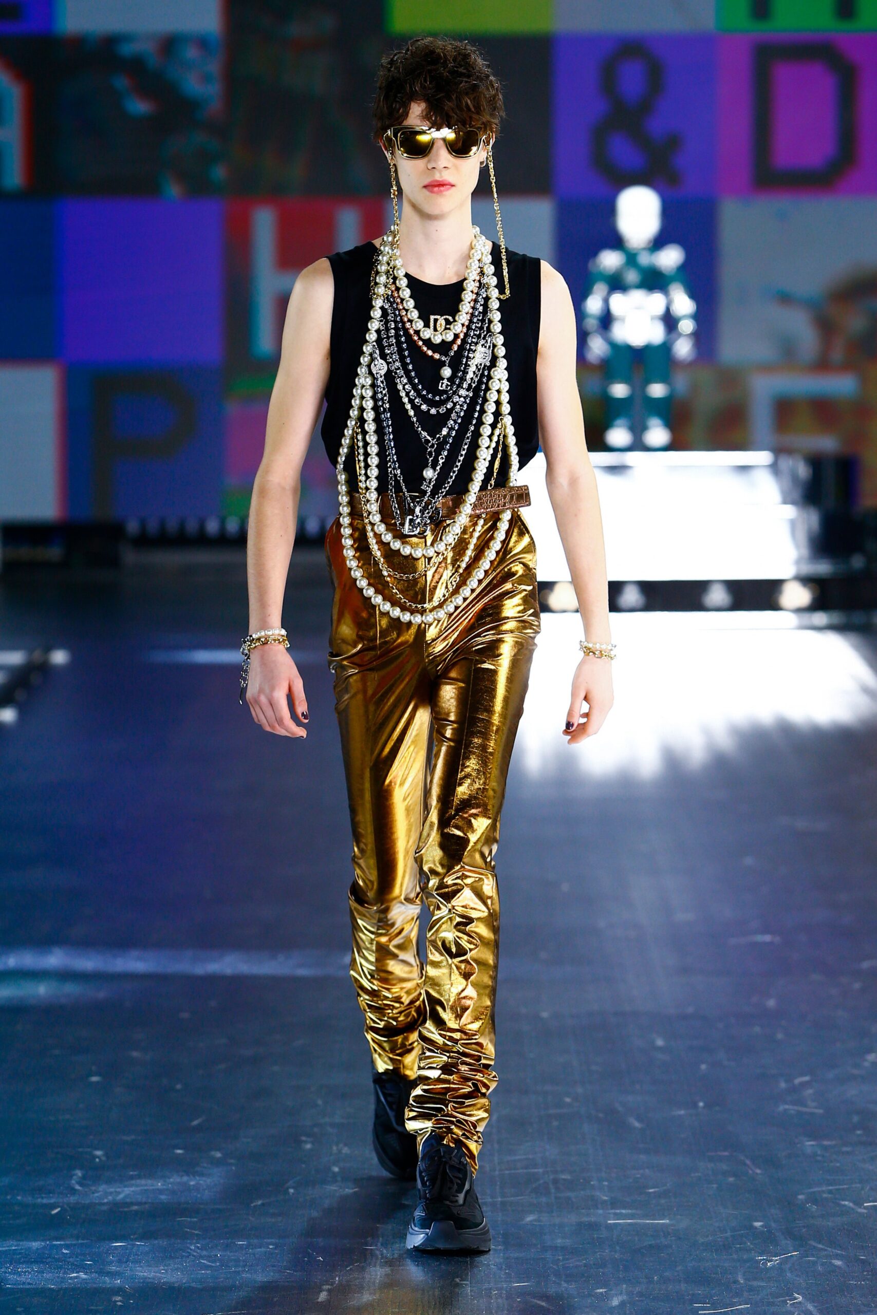 Dolce & Gabbana F/W 21 Look 69