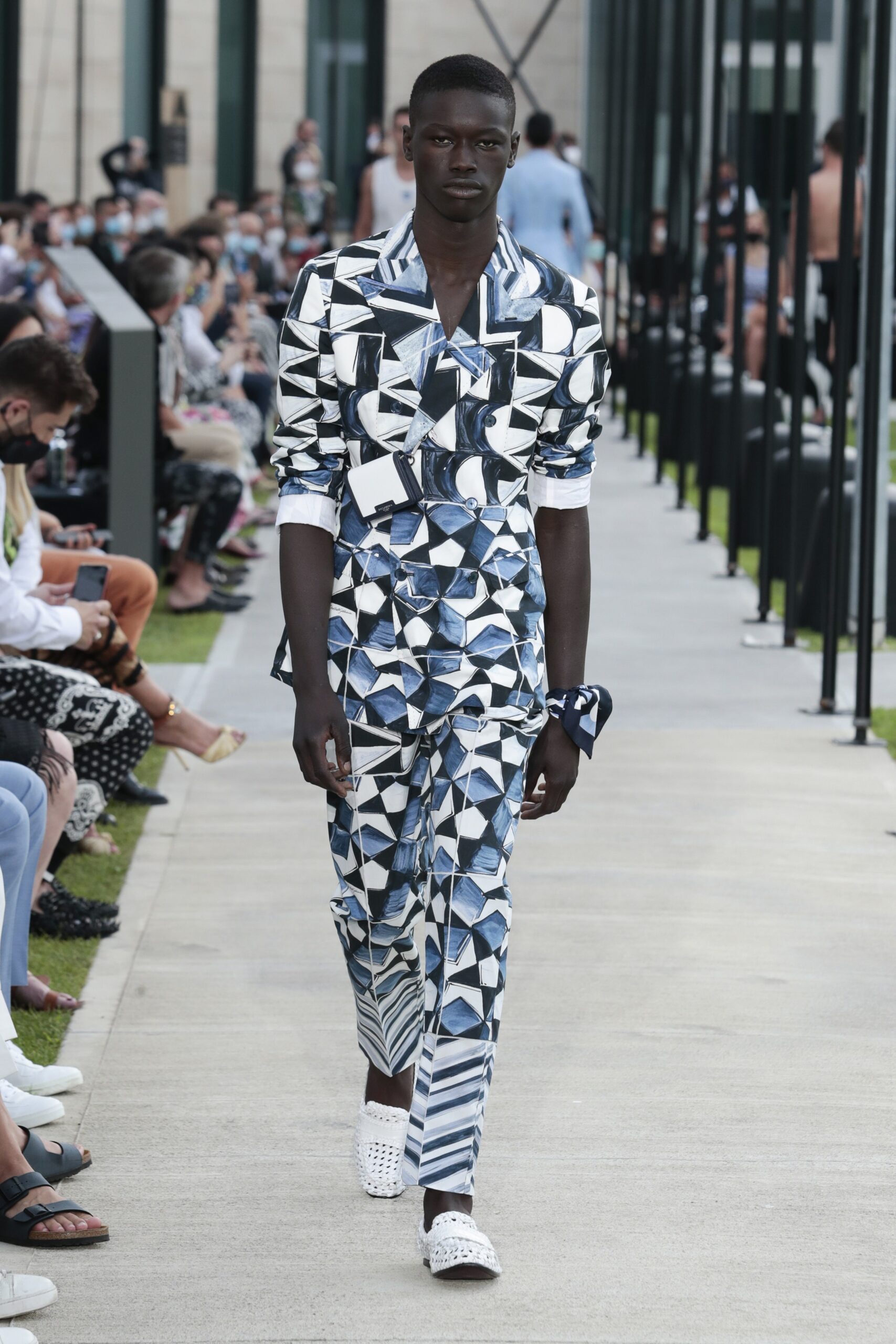 Dolce & Gabbana S/S 21 Menswear Look 76