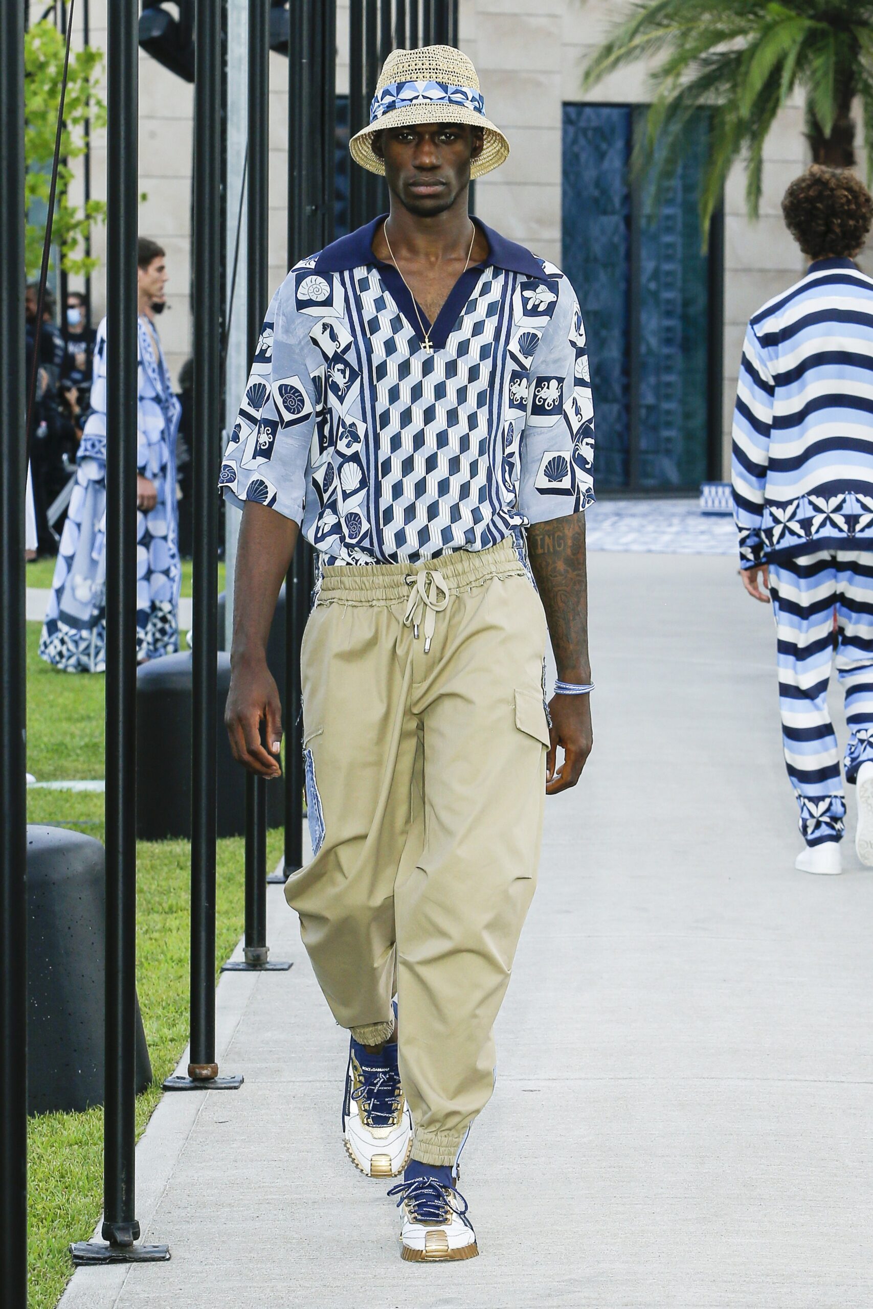 Dolce & Gabbana S/S 21 Menswear Look 77