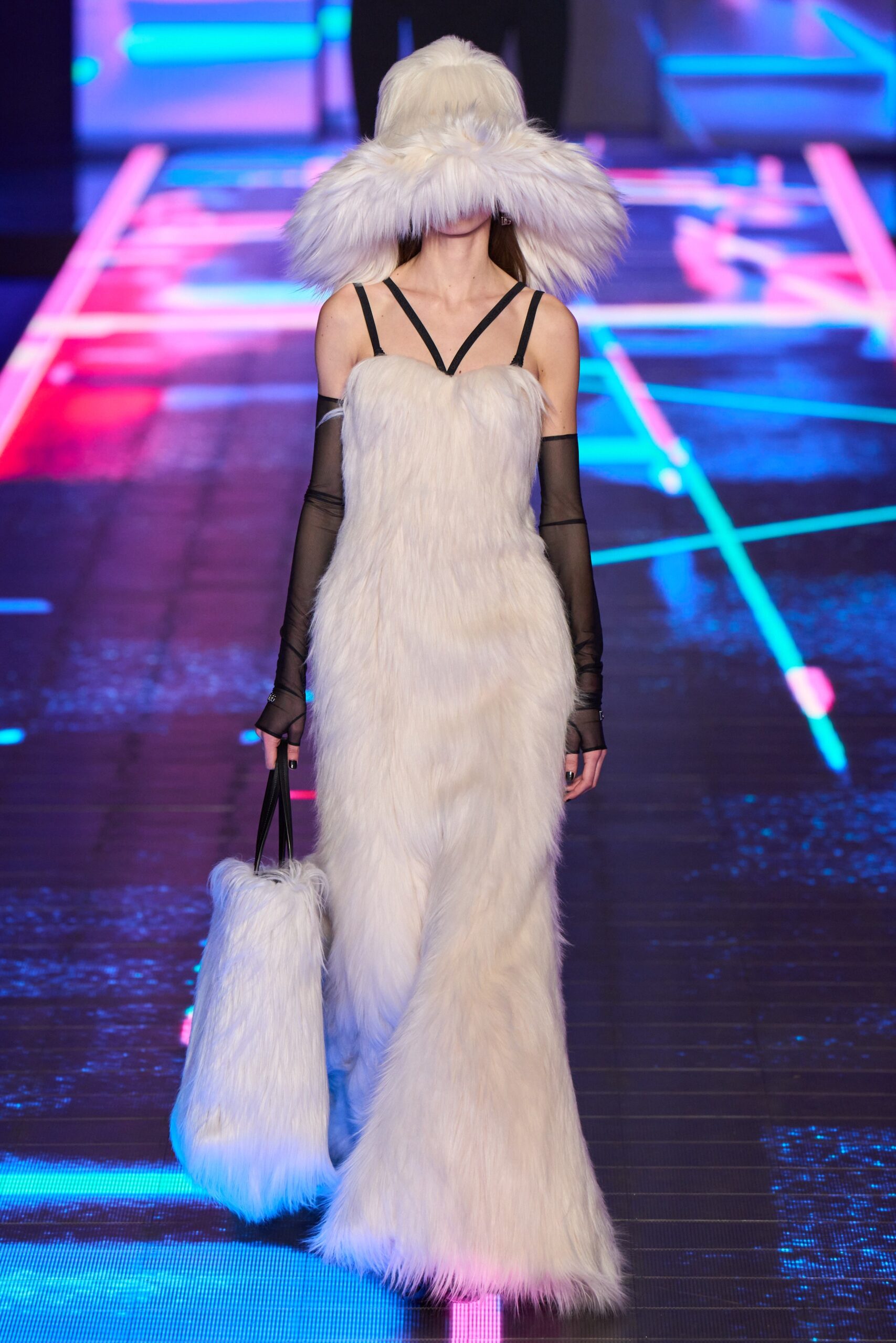 Dolce & Gabbana F/W 22 Look 82