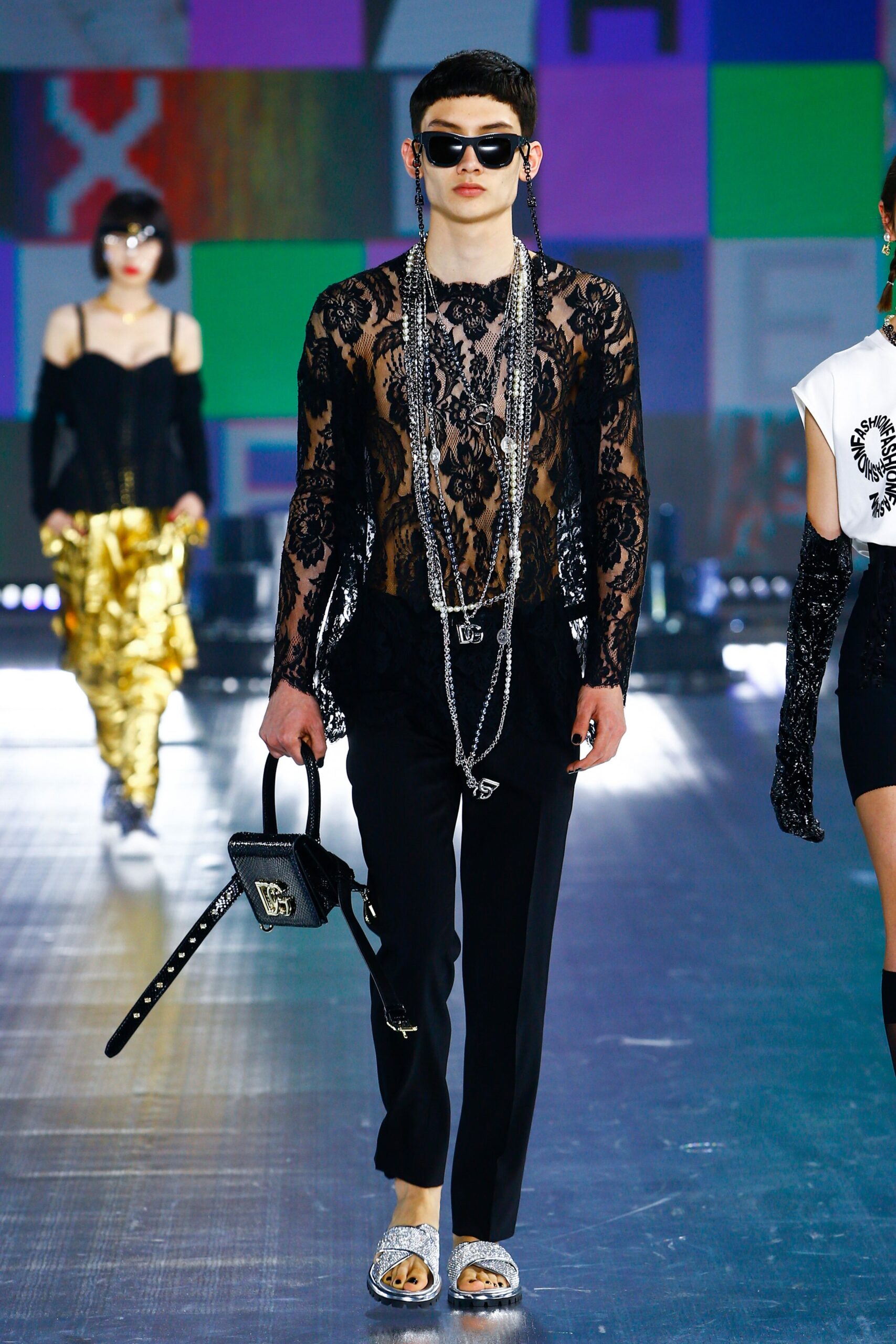 Dolce & Gabbana F/W 21 Look 83