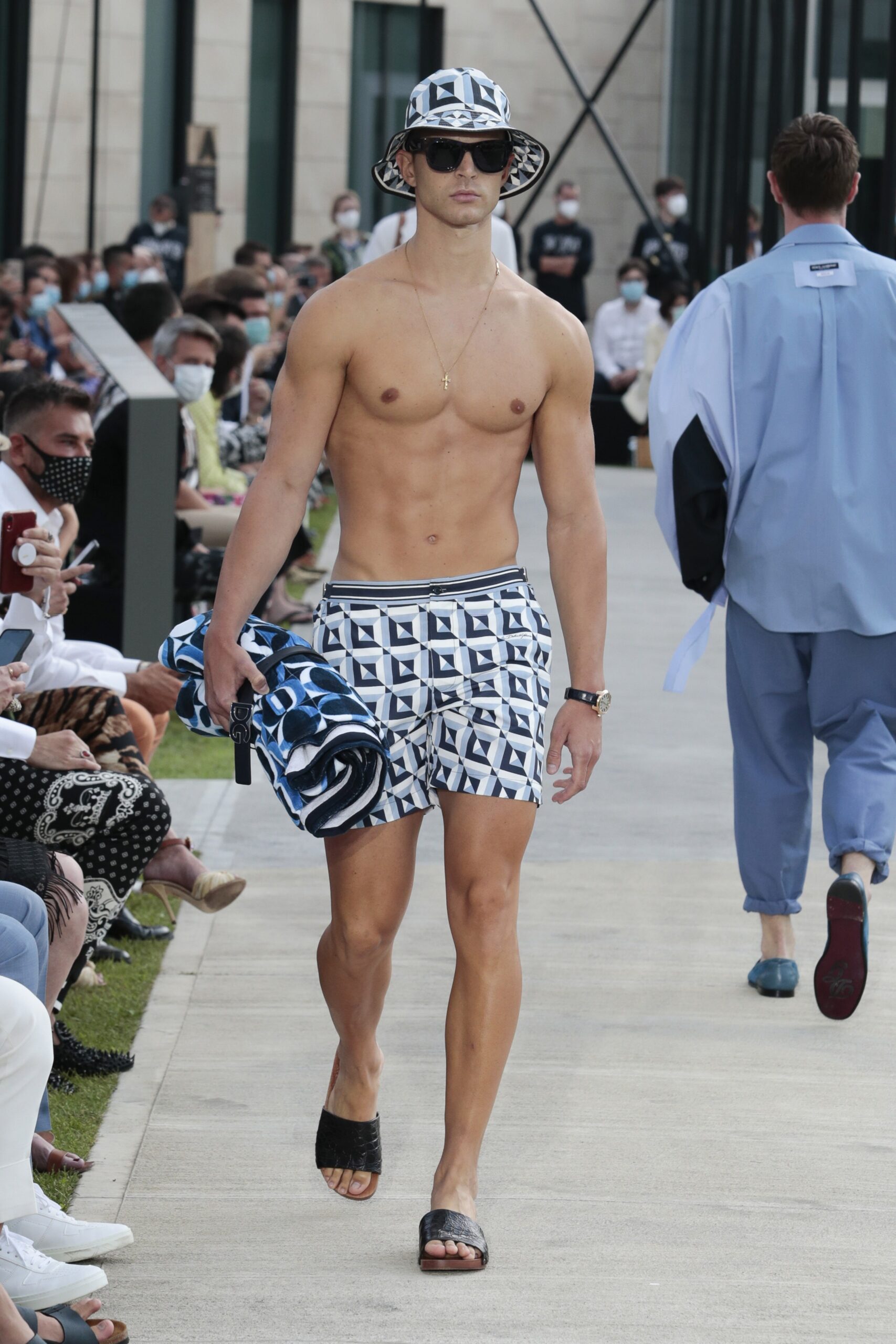 Dolce & Gabbana S/S 21 Menswear Look 92