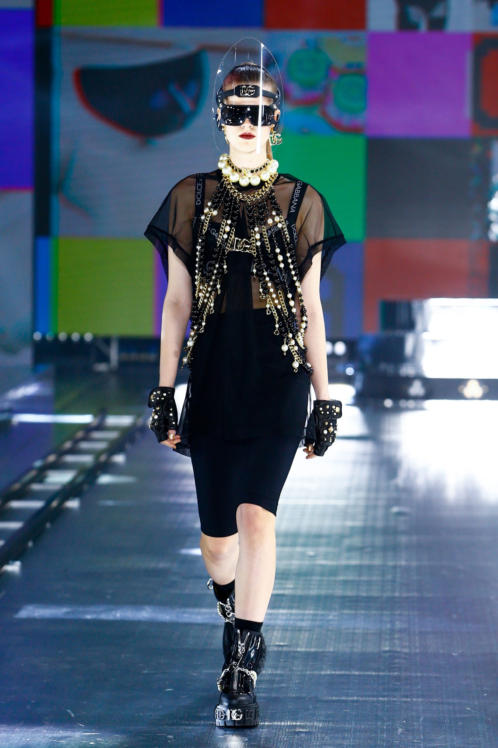 Dolce & Gabbana F/W 21 Look 91