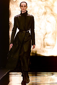 Donna Karan F/W 01 Look 13