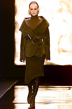 Donna Karan F/W 01 Look 32
