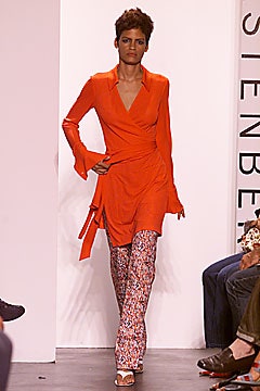 Diane von Furstenberg S/S 02 Look 11