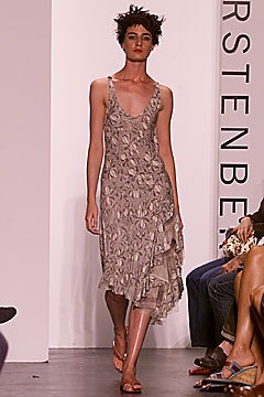 Diane von Furstenberg S/S 02 Look 28