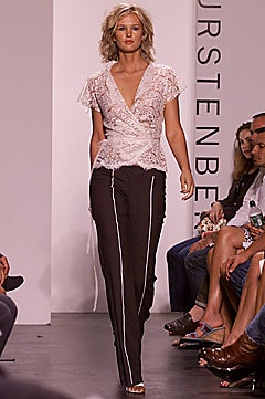 Diane von Furstenberg S/S 02 Look 29
