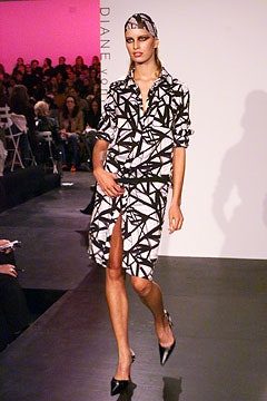 Diane von Furstenberg F/W 02 Look 1