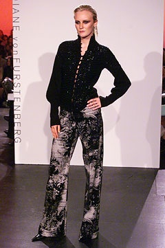 Diane von Furstenberg F/W 02 Look 52