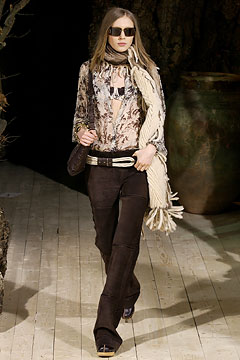 Dolce & Gabbana F/W 02 Look 25