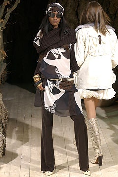 Dolce & Gabbana F/W 02 Look 32