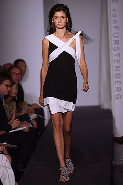 Diane von Furstenberg S/S 03 Look 2