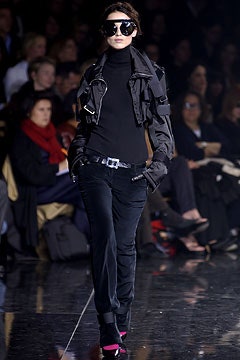 Dolce & Gabbana F/W 03 Look 25