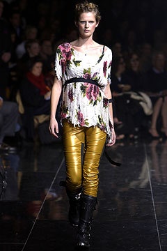 Dolce & Gabbana F/W 03 Look 29