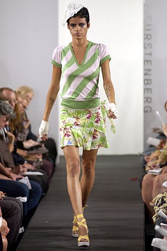 Diane von Furstenberg S/S 04 Look 19