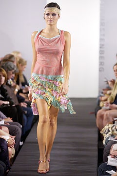 Diane von Furstenberg S/S 04 Look 43