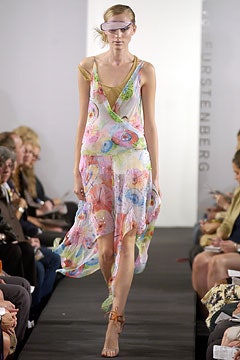 Diane von Furstenberg S/S 04 Look 45