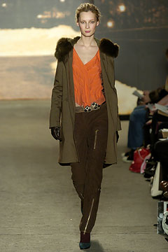 DKNY F/W 04 Look 40