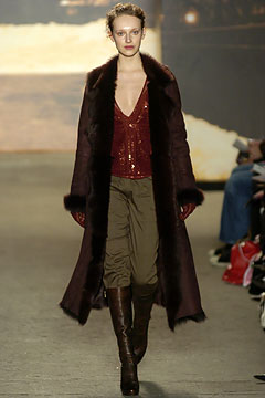 DKNY F/W 04 Look 55