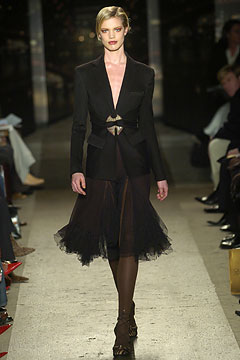 Donna Karan F/W 04 Look 6
