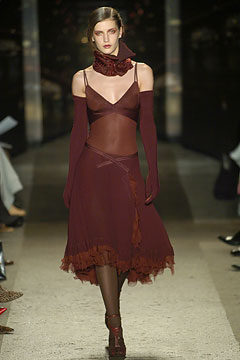 Donna Karan F/W 04 Look 18