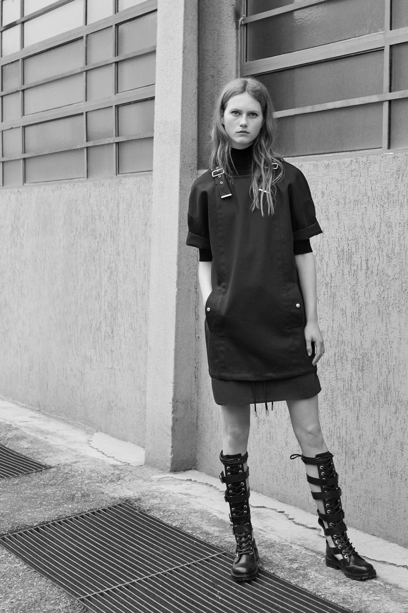 Diesel Black Gold Resort 17 Look 25