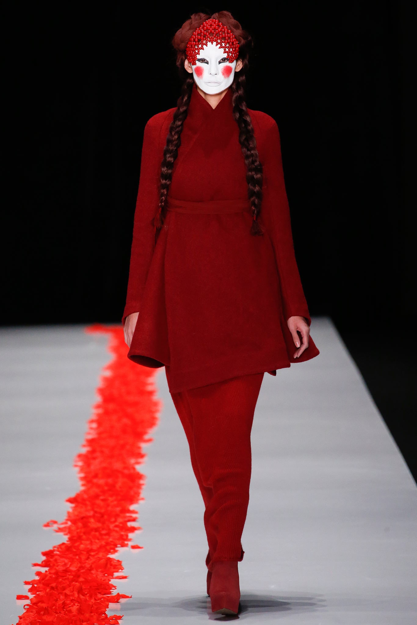Dimaneu Russia F/W 15 Look 17